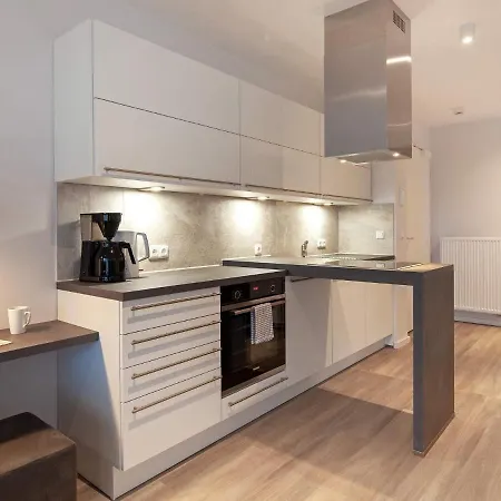 Apartment Three-bedroom In 10 *