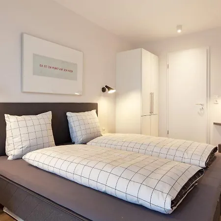 6 Person In Appartement